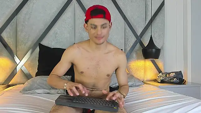 OliverMillerr élő XXX-chatje