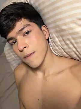 GoldenBenn's Live XXX Chat