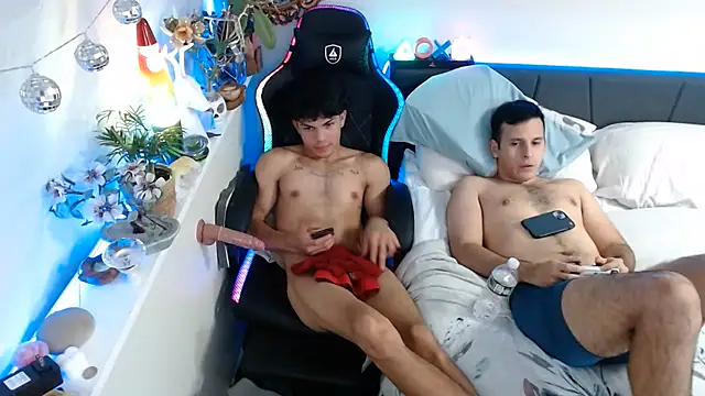 Chat +18 de Kevinjchan1 ao vivo