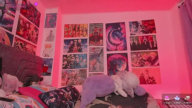 MissCurvyTop's Live XXX Chat
