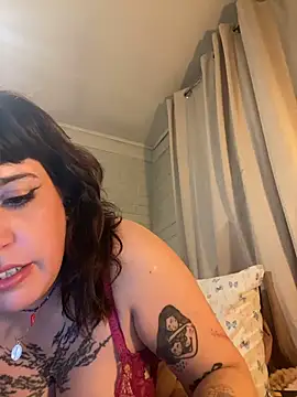 gattasromanxxe's Live XXX Chat