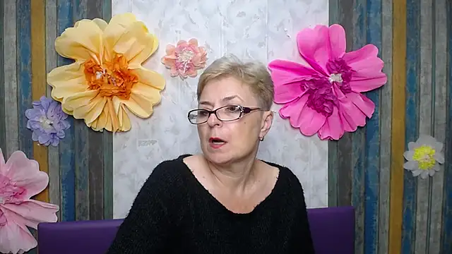 دردشة EmiliaGree الجنسية المباشرة