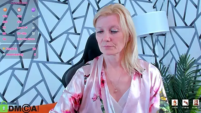 Julie_Lucas Chat XXX live