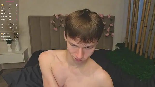 Chatroom XXX en direct de cuMte_boy