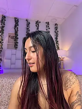 EliseValmont_ Chat XXX in diretta