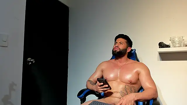 RikyAaron Live XXX Chat