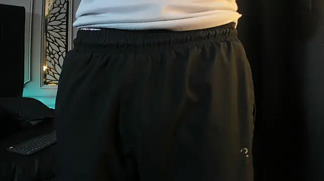 adrian_black86306 Live XXX-chat