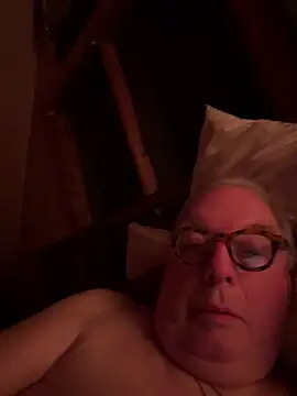 Онлайн чат XXX CharlieWeaver22