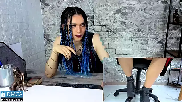 XXX chat uživo modela MaeveKuro