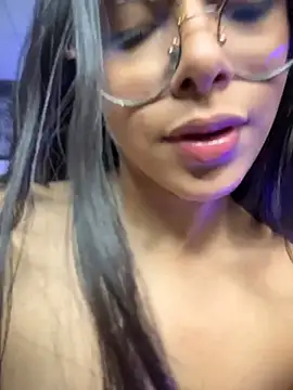 Chat XXX en directo de HappyKittyXXX