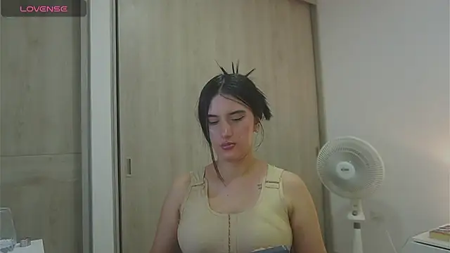 Phiamat_'s Live XXX Chat