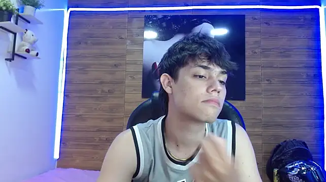 Chat +18 de ivan_cooper ao vivo