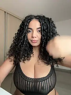 Curlyierr's Live XXX Chat