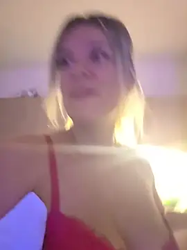 SpicyVicky élő XXX-chatje