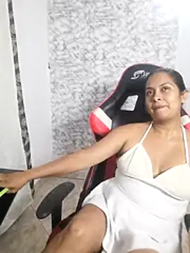 Zarinamoon's Live XXX Chat