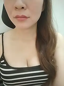 Snail_niE Adlı Modelin Canlı XXX Sohbeti