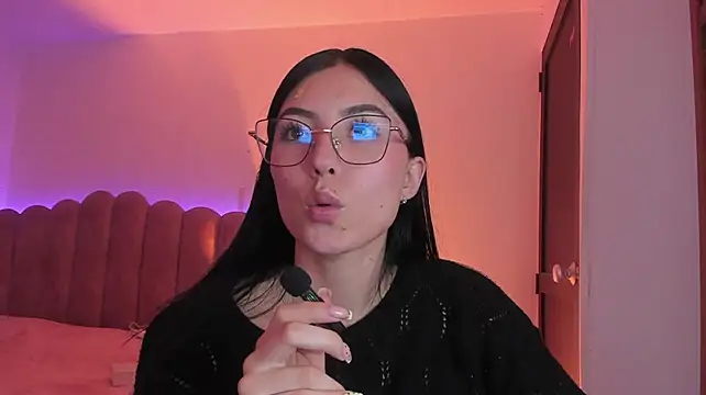 دردشة Sally_Sins الجنسية المباشرة