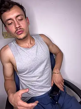 Desmond_Clark 라이브 XXX 채팅
