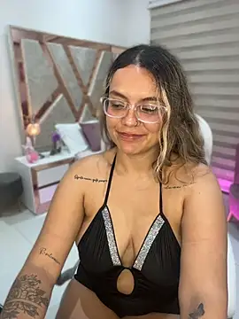 צ'אט XXX בשידור חי של sara__blonde