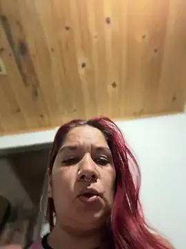 JulianaDiiaz's Live XXX Chat