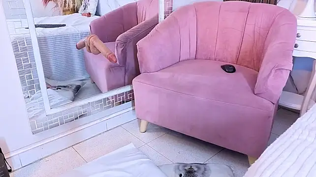 hannahill69 Adlı Modelin Canlı XXX Sohbeti