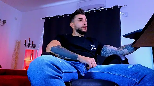 MightyAaron66n Live XXX chat