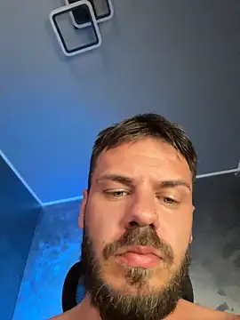 CLOUDYJULIUS Live XXX-chat