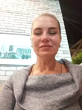 צ'אט XXX בשידור חי של JennyOMay