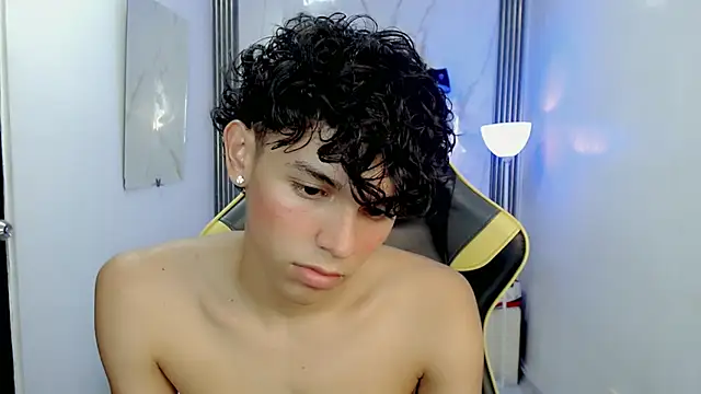 FUNNY_DICK_ élő XXX-chatje