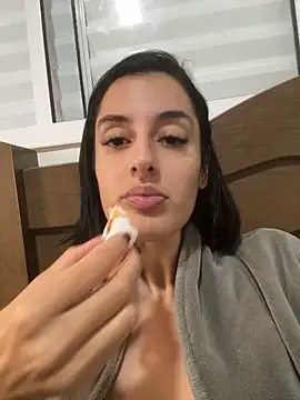 Catmila94 élő XXX-chatje