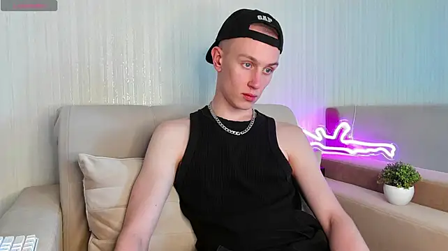begjaer élő XXX-chatje