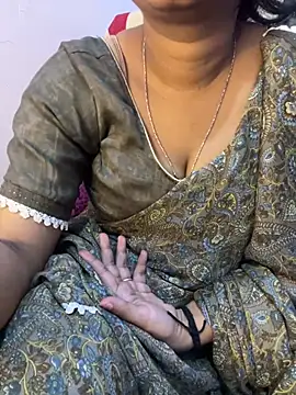 APKI_WIFE_1's Live XXX Chat