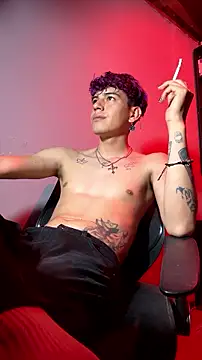 MikeyKuro's Live XXX Chat