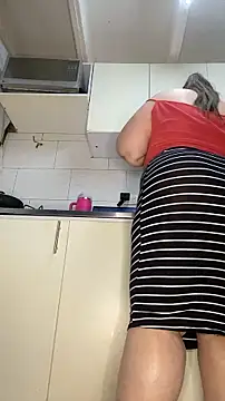 Chatroom XXX en direct de Chloee_Peach