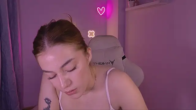 AmeliaCarterr's Live Chat Room