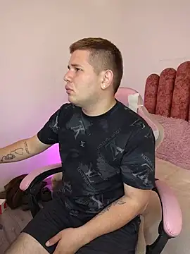 AdrianLust XXX чат на живо