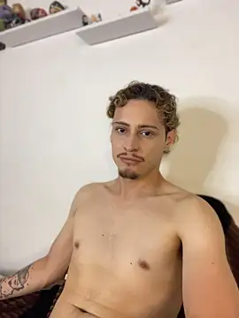XXX chat uživo modela AleFoxx_
