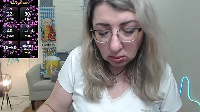 Chat +18 de KKMimiKK ao vivo