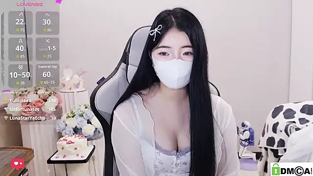 Chat +18 de Nina_777_ ao vivo