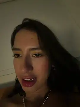 Julieta_Duque Adlı Modelin Canlı XXX Sohbeti