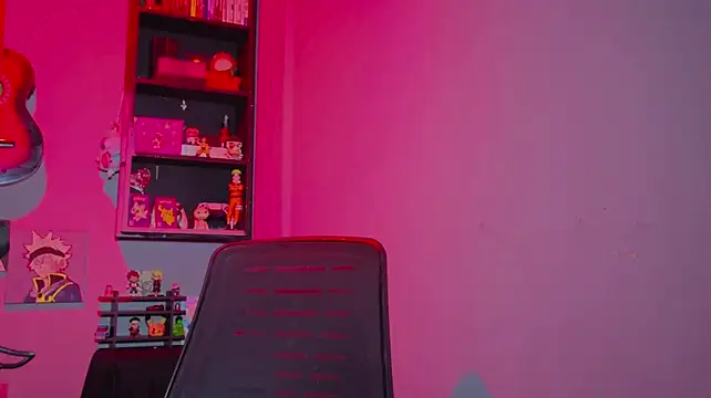 MikeyKuro Live XXX Chat