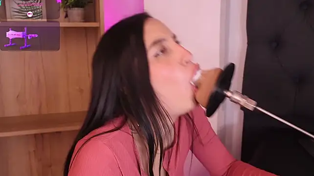 צ'אט XXX בשידור חי של kaylee_lee