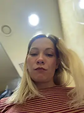 LavenderHot Live XXX Chat