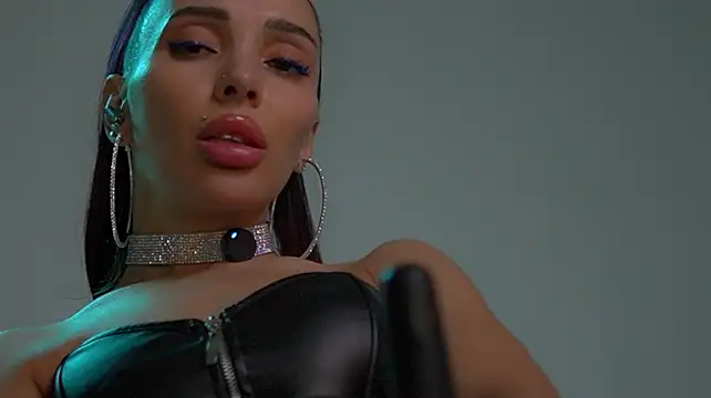 צ'אט XXX בשידור חי של MilaMistressX