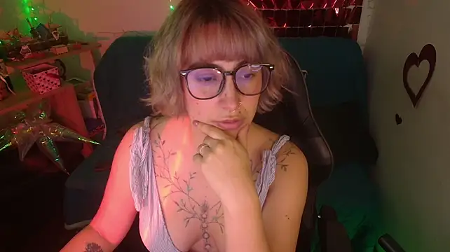 צ'אט XXX בשידור חי של Miacatsito3