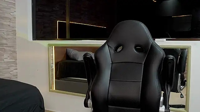 Онлайн чат XXX aaron_bolt