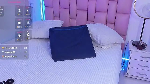 Vanessa_Toro 现场XXX聊天