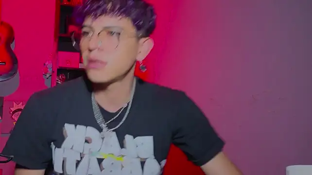 MikeyKuro – Naživo XXX chat