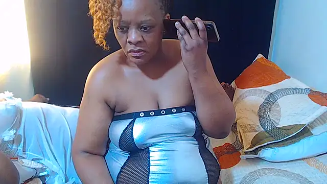 LaicyBrown76's Live Chat Room