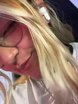 Sophia_Weest99's Live XXX Chat
